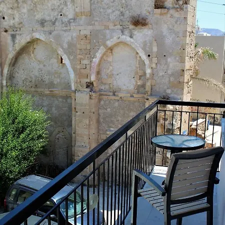 Porto Chania Guest house 3*